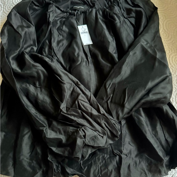 Banana Republic Black Puff Sleeve Shirred Blouse (large) - Picture 4 of 4